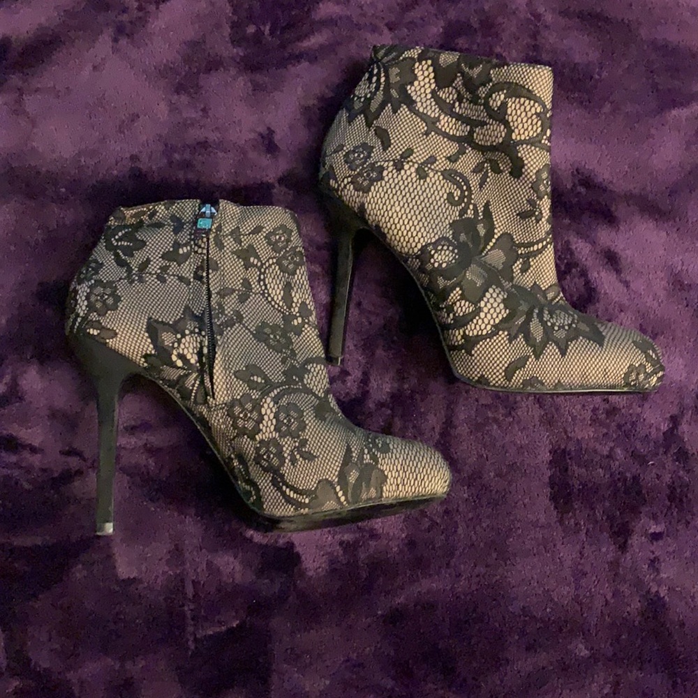 Ann taylor loft lace heeled booties